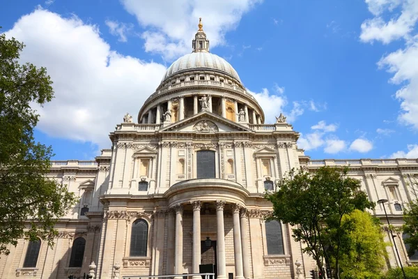 Katedrála v Londýně — Stock fotografie