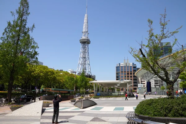 Люди відвідують Nagoya телевежа — стокове фото