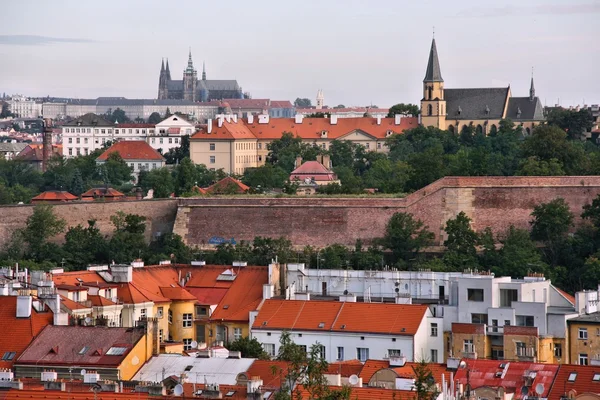 De skyline van Praag, Tsjechië. deel van unesco wereld erfgoed site. — Stockfoto
