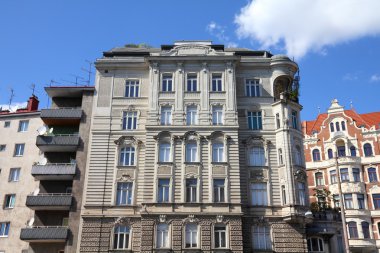 eski apartman binaları.