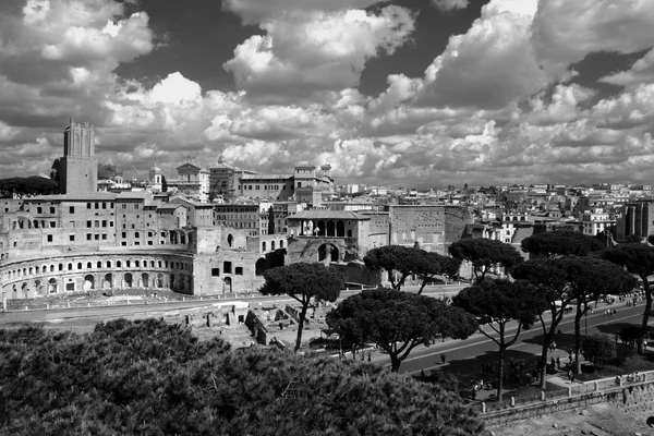 Rome cityscape Ancient Roman ruins — Stock Photo, Image