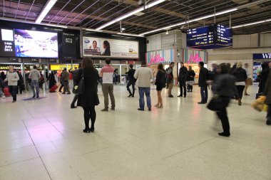 İngiltere'de tren istasyonu