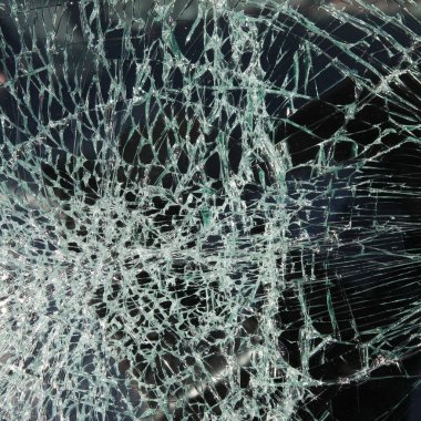 Kırık Cam.