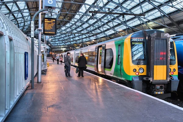 Londra midland tren — Stok fotoğraf