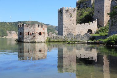 Sırbistan Simgesel Yapı