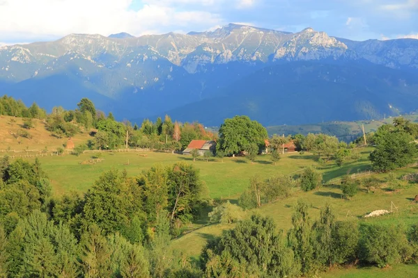 Roménia - Piatra Craiului — Fotografia de Stock