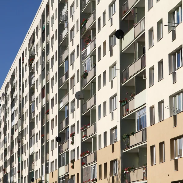 Edifício do condomínio — Fotografia de Stock