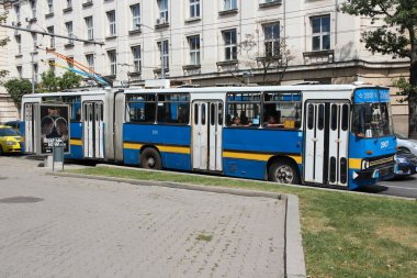 eski troleybüs