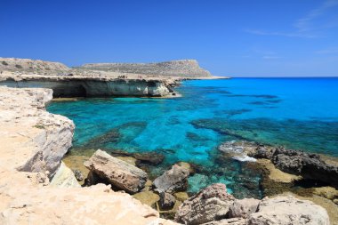 Kıbrıs deniz mağaraları