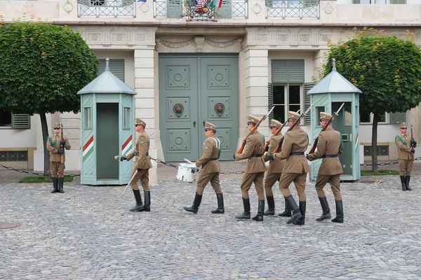 Budapest changing of guards — Stock Photo, Image