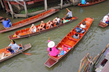 Damnoen Saduak pazarı