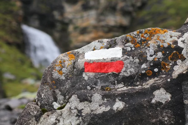 Marcação Trilhos Montanha Nas Montanhas Dos Pirenéus Espanha Outono Parque — Fotografia de Stock