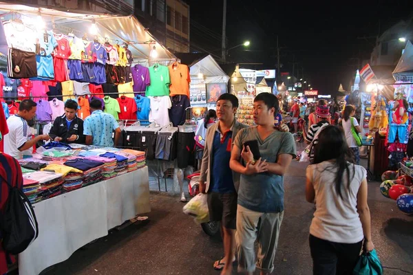 Hua Hin Tailandia Diciembre 2013 Gente Visita Calle Comercial Hua — Foto de Stock