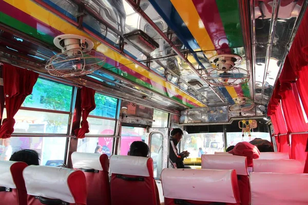 Hua Hin Thailand Dezembro 2013 Típico Ônibus Transporte Público Tailandês — Fotografia de Stock