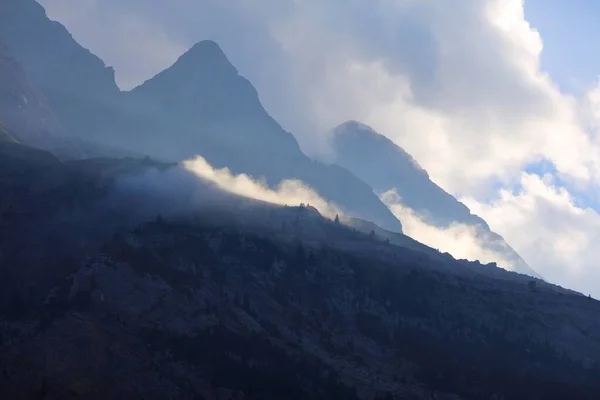 Franska Pyrenéerna Vackert Landskap Bergslager Före Solnedgången Pyrenéernas Nationalpark Franska — Stockfoto