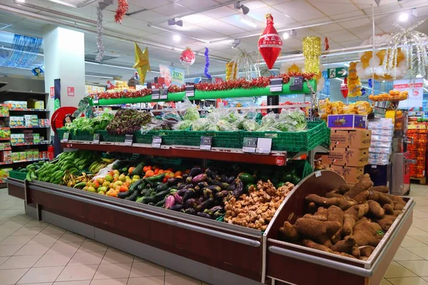 Guadeloupe Francie Prosince 2019 Zeleninová Ulička Obchodu Potravinami Ostrově Guadeloupe — Stock fotografie