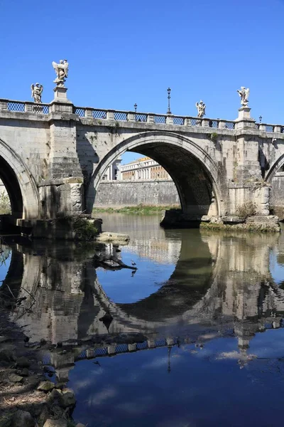 Ponte Sant Angelo 이탈리아 로마에 로마의 랜드마크 테베레강 — 스톡 사진