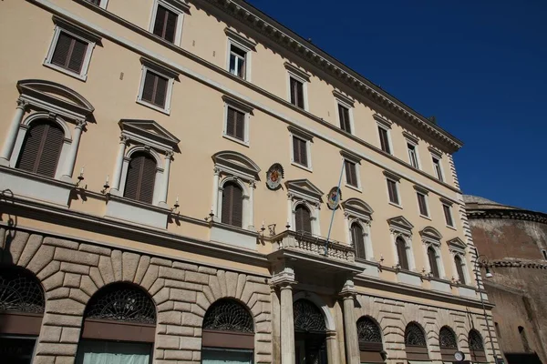 牧师学校 罗马地标 意大利 16世纪的Palazzo Severoli 建筑宗座教会教会学院 意大利语 Pontificia Accademia Ecclesiastica — 图库照片