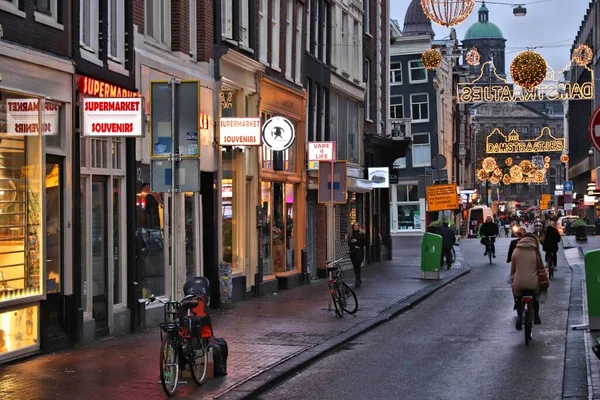 Amsterdam Niederlande Dezember 2018 Menschen Besuchen Den Heiligeweg Amsterdam Niederlande — Stockfoto
