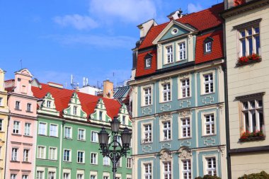 Wroclaw şehrinin simgeleri, Eski Şehir 'deki Rynek Meydanı. Wroclaw Polonya.