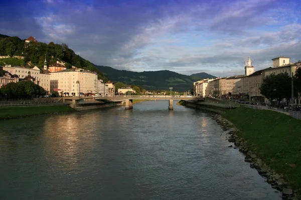 Salzburg Város Ausztriában Óváros Unesco Világörökség Része Városkép Salzach Folyóval — Stock Fotó
