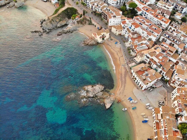 スペインのCalella Palafrugell漁港ビーチの空中ビュー スペイン カタルーニャのBaix Emporda郡の町 — ストック写真