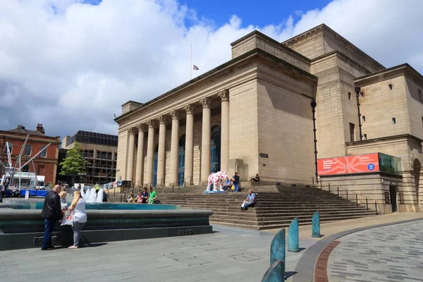 Sheffield Июля 2016 People Visit City Hall Event Concert Venue — стоковое фото