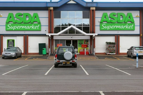 Sheffield Июля 2016 Года Asda Supermarket Sheffield Yorkshire Розничные Продажи — стоковое фото