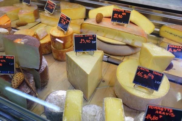 Tienda Queso Mercado Cubierto Beziers Francia Nombres Genéricos Variedades Queso —  Fotos de Stock