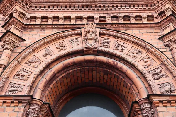 Decoración Del Zodiaco Edificio Apartamentos Ladrillo Terracota Estocolmo Suecia — Foto de Stock