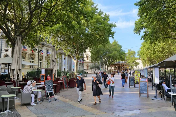 Avignon France Σεπτεμβριου 2021 Άνθρωποι Περπατούν Στο Κέντρο Της Αβινιόν — Φωτογραφία Αρχείου