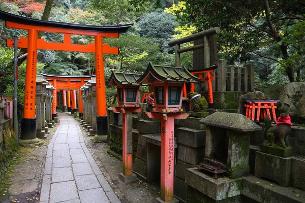 Kyoto Japón Noviembre 2016 Puertas Torii Del Santuario Fushimi Inari —  Fotos de Stock