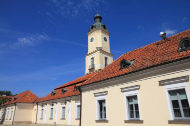 Bialystok şehri, Polonya - belediye binasının mimarisi. Podlaskie bölgesi.