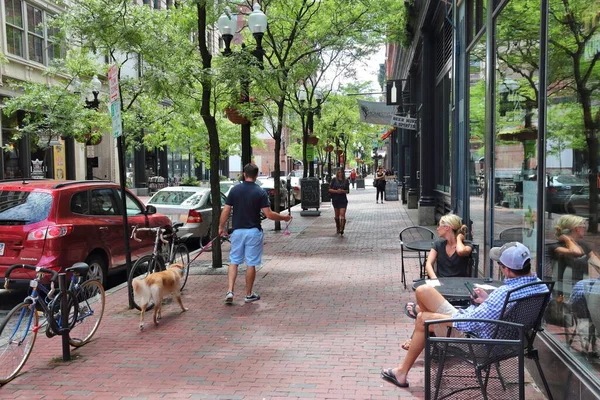 Providence Usa June 2013 People Visit Downtown Providence Providence Capital — Stock Photo, Image