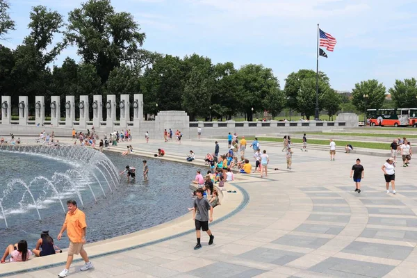 Washington Eua Junho 2013 Pessoas Visitam Memorial Nacional Segunda Guerra — Fotografia de Stock