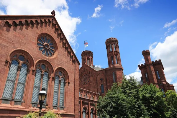 Washington Usa June 2013 Smithsonian Institution Castle Washington Million Tourists — Stock Photo, Image