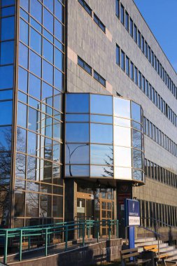 Sosnowiec, Polonya - 9 Mart 2015: Sosnowiec Silesia Üniversitesi Bilgisayar Bilimleri Fakültesi. 2015 yılı itibariyle Silesia Üniversitesi 32 binden fazla öğrencisi bulunmaktadır..