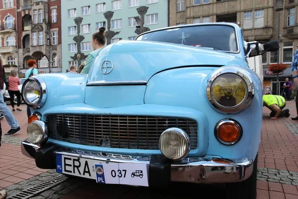 Bytom Polen September 2015 Menschen Gehen Bei Der Oldtimer Rallye — Stockfoto