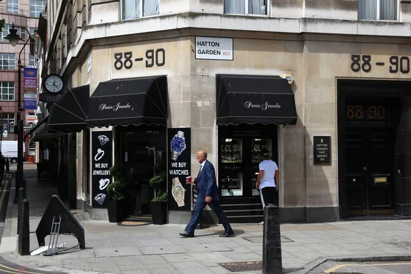 London July 2016 People Walk Hatton Garden Holborn District London — 图库照片