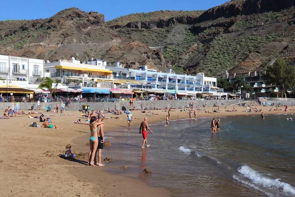 Gran Canaria Spanien December 2015 Människor Besöker Stranden Puerto Mogan — Stockfoto