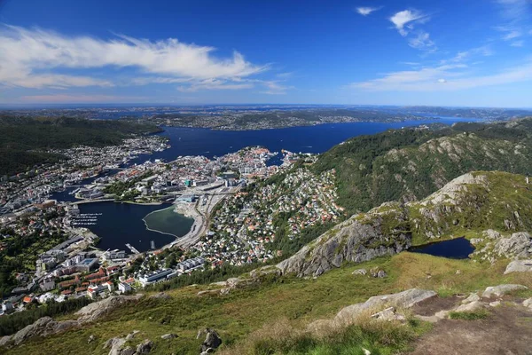 挪威卑尔根市 Bergenhus和Bryggen市区夏季空中景观 — 图库照片