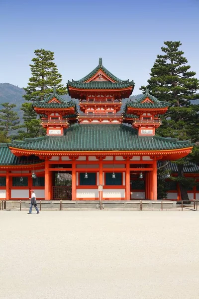 Kyoto Japonsko Dubna 2012 Lidé Navštěvují Svatyni Heian Jingu Japonském — Stock fotografie