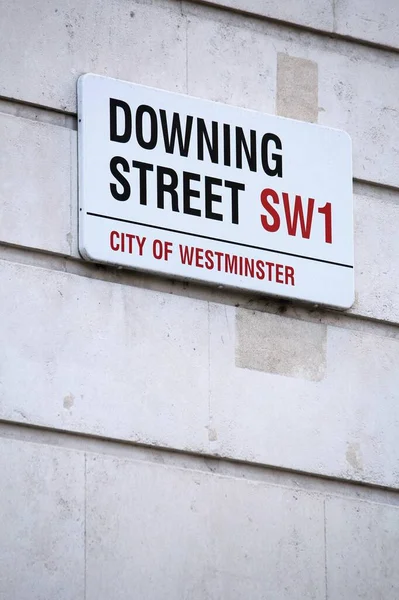 ロンドン エイプリル社2016年23日 英国ロンドンのダウニング街の看板 10ダウニング街は英国首相のオフィスです — ストック写真
