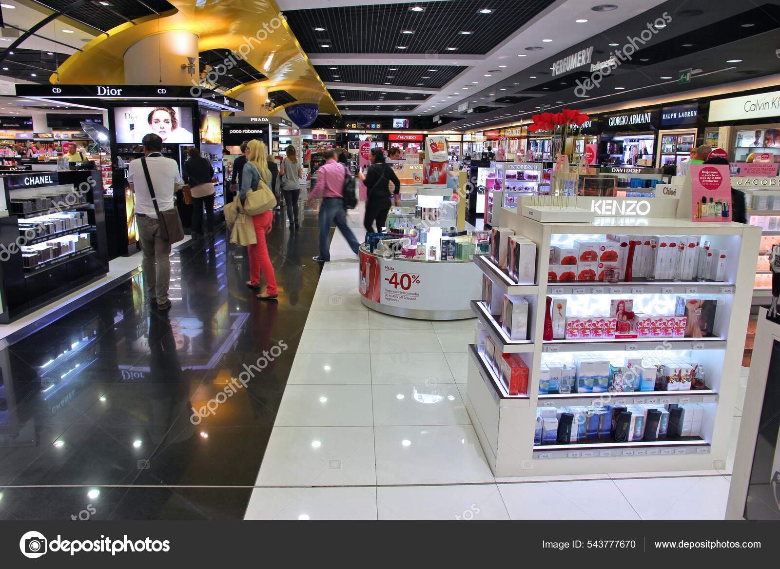 Malaga Spain October 2014 Passengers Walk Duty Free Shop Malaga