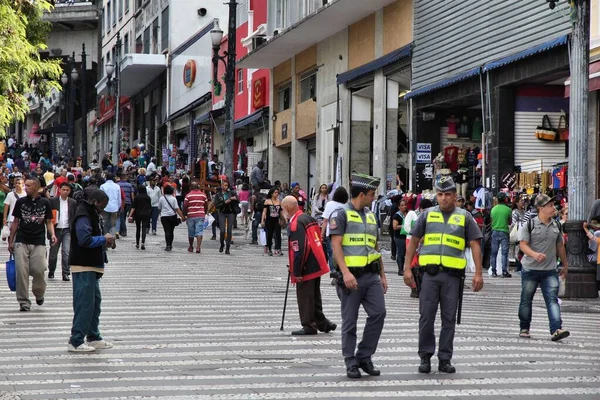 在罗鲁将军在圣保罗巴西圣保罗 2014 人们购物 2120 万人圣保罗大都市区是世界上人口最多的 — 图库照片