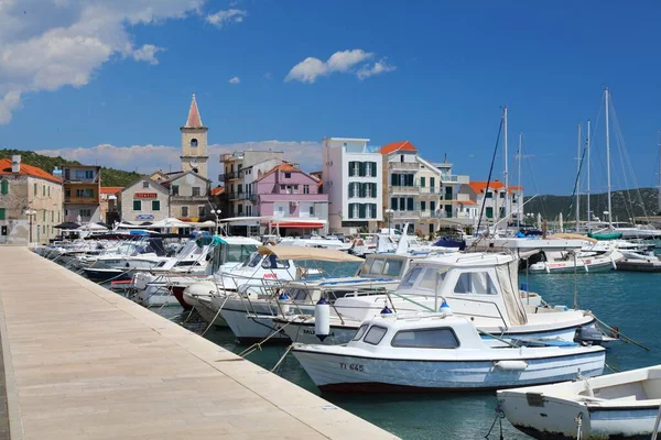 Pirovac Croazia Luglio 2021 Barche Pesca Barche Vela Ormeggiate Nel — Foto Stock