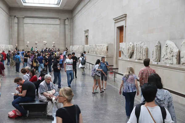 Londra Temmuz 2019 Nsanlar British Museum Londra Daki Yunan Parthenon — Stok fotoğraf