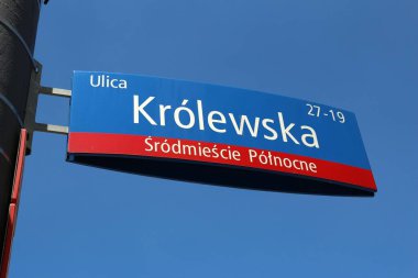 Varşova Şehri, Polonya - Srodmiescie Polnocne bölgesinde Krolewska sokak tabelası.