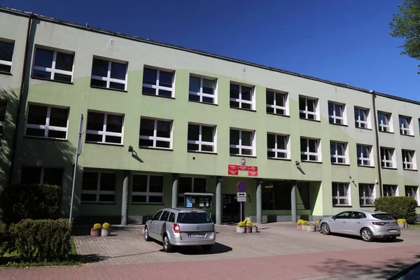 Raciborz Πολωνία Μαΐου 2021 Τυπικό Δημόσιο Κτίριο Γυμνασίου Στην Πόλη — Φωτογραφία Αρχείου
