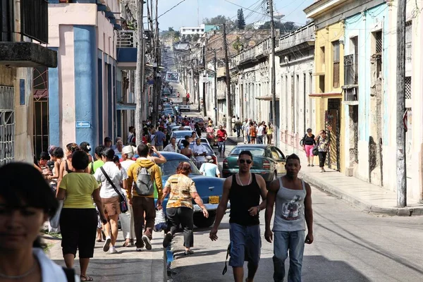 Matanzas Cuba Fevereiro 2011 Pessoas Caminham Matanzas Cuba Matanzas Capital — Fotografia de Stock